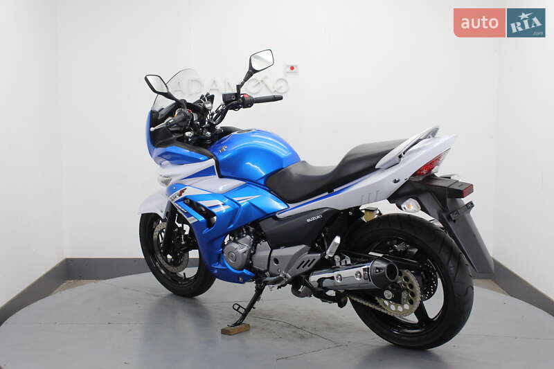 Мотоцикл Спорт-туризм Suzuki GSR 250 2017 в Гнивани