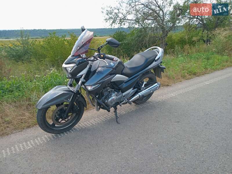 Мотоцикл Без обтекателей (Naked bike) Suzuki GSR 250 2015 в Ямполе