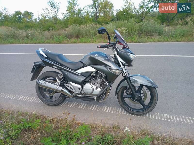 Мотоцикл Без обтекателей (Naked bike) Suzuki GSR 250 2015 в Ямполе