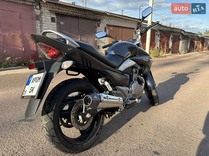 Мотоцикл Без обтекателей (Naked bike) Suzuki GSR 250 2012 в Чернигове