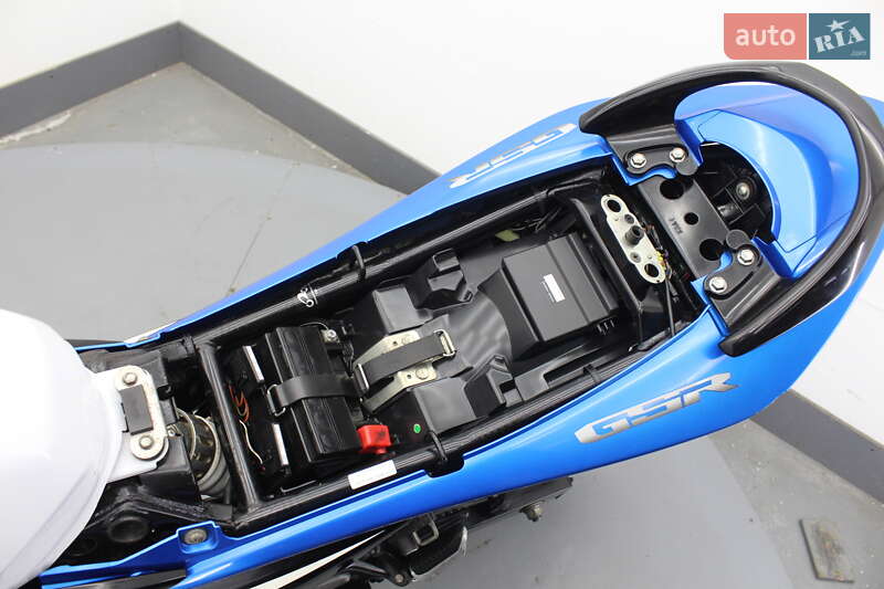 Мотоцикл Без обтекателей (Naked bike) Suzuki GSR 250 2015 в Гнивани