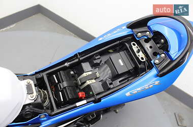 Мотоцикл Без обтекателей (Naked bike) Suzuki GSR 250 2015 в 
