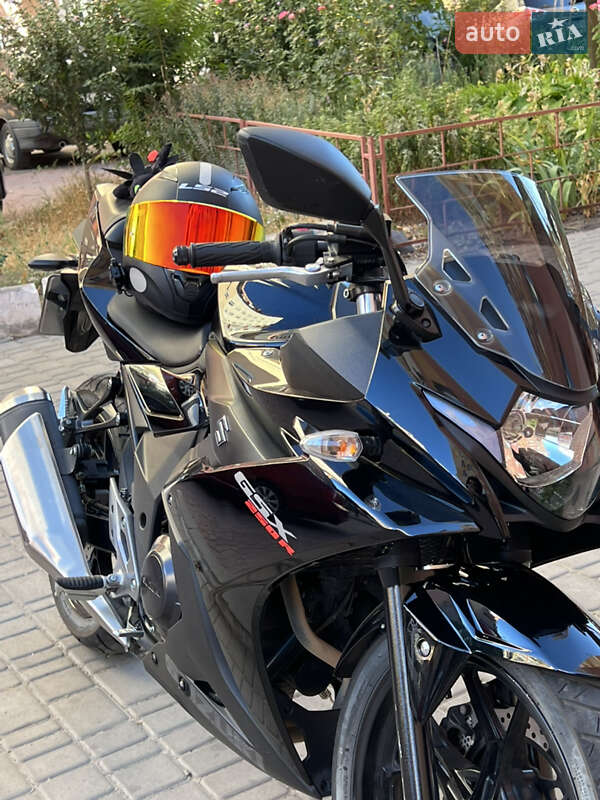Спортбайк Suzuki GSR 250 2021 в Одессе фото 3 Спортбайк Suzuki GSR 250 2021 в Одессе
