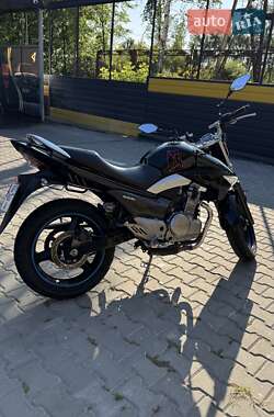 Мотоцикл Без обтекателей (Naked bike) Suzuki GSR 250 2016 в Жмеринке