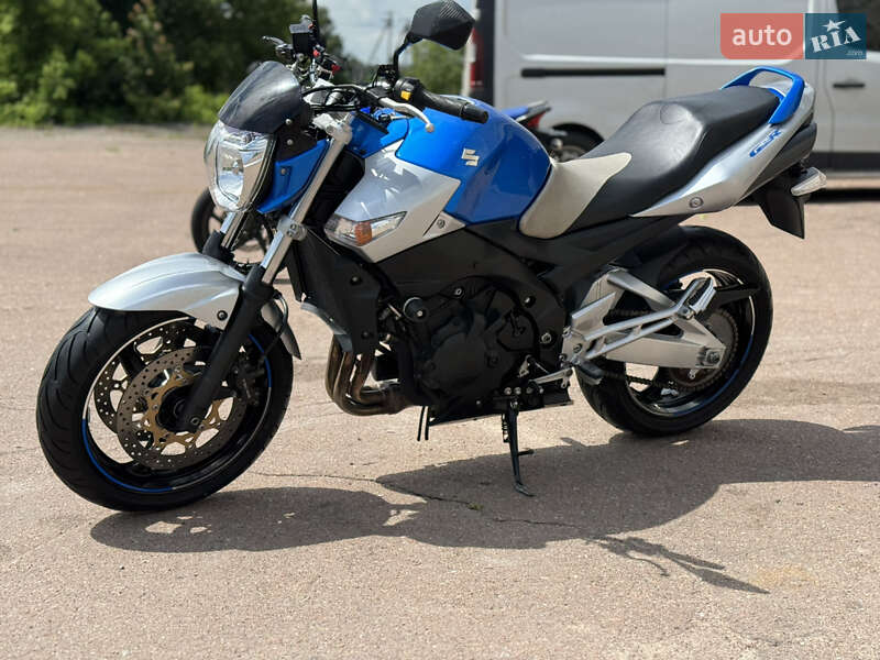 Мотоцикл Без обтекателей (Naked bike) Suzuki GSR 400 2009 в Сновске фото 8 Мотоцикл Без обтекателей (Naked bike) Suzuki GSR 400 2009 в Сновске