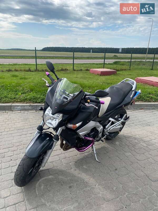 Мотоцикл Без обтекателей (Naked bike) Suzuki GSR 400 2006 в 
