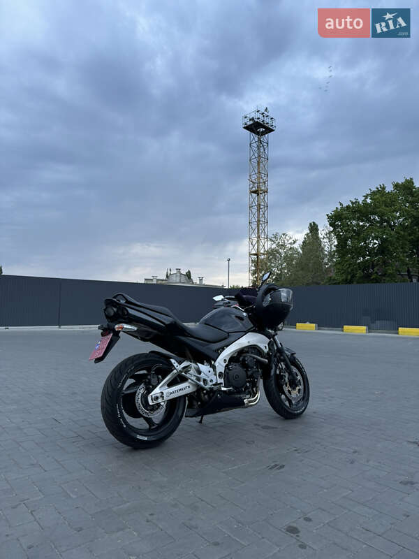 Мотоцикл Без обтекателей (Naked bike) Suzuki GSR 400 2009 в Одессе фото 6 Мотоцикл Без обтекателей (Naked bike) Suzuki GSR 400 2009 в Одессе