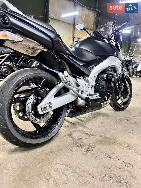 Мотоцикл Без обтекателей (Naked bike) Suzuki GSR 400 2008 в Житомире фото 4 Мотоцикл Без обтекателей (Naked bike) Suzuki GSR 400 2008 в Житомире