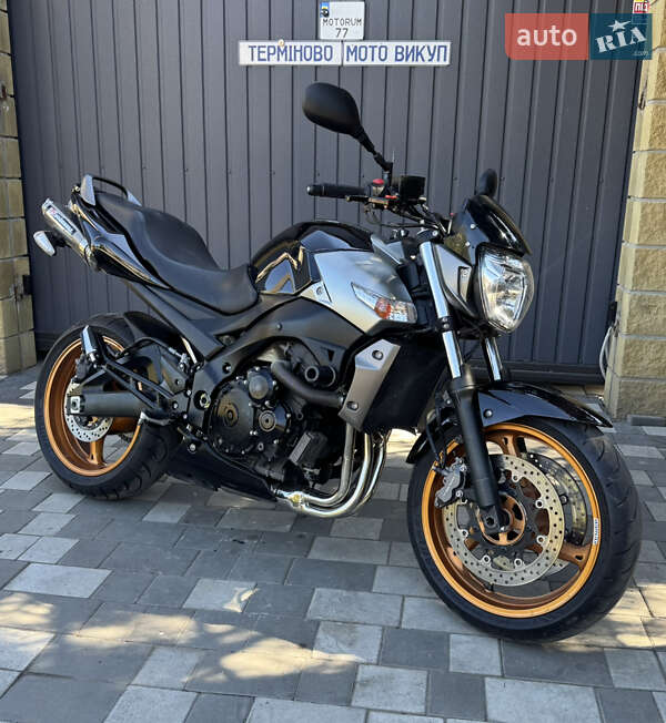 Suzuki GSR 400 2010 Suzuki GSR 400 2010