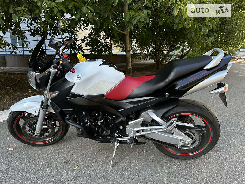 Suzuki GSR 600 2007