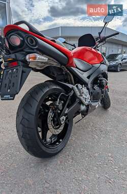 Мотоцикл Без обтекателей (Naked bike) Suzuki GSR 600 2010 в 