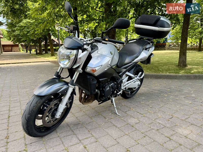Suzuki GSR 600 2008
