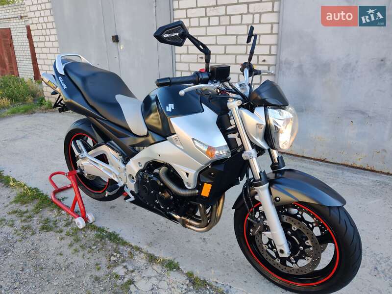 Suzuki GSR 600 2007