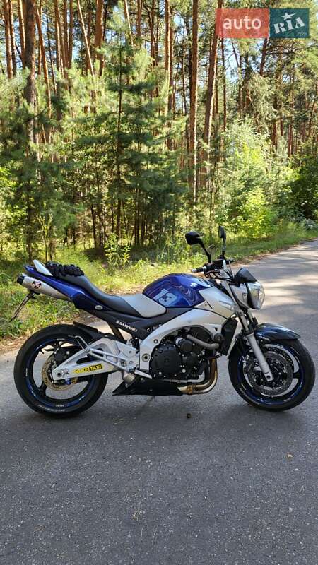 Suzuki GSR 600 2008
