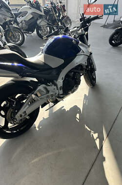 Мотоцикл Без обтекателей (Naked bike) Suzuki GSR 600 2007 в 