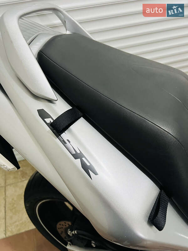 Мотоцикл Без обтекателей (Naked bike) Suzuki GSR 600 2008 в Киеве