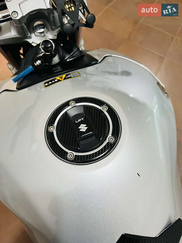 Мотоцикл Без обтекателей (Naked bike) Suzuki GSR 600 2008 в Киеве