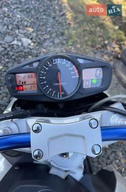 Мотоцикл Спорт-туризм Suzuki GSR 600 2006 в 