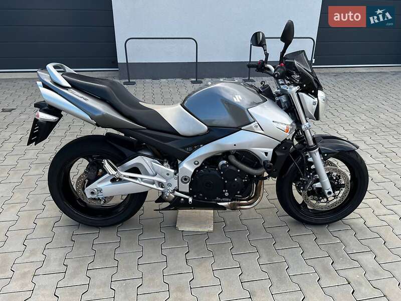 Мотоцикл Без обтекателей (Naked bike) Suzuki GSR 600 2006 в 