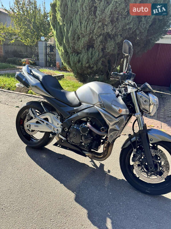 Мотоцикл Без обтекателей (Naked bike) Suzuki GSR 600 2010 в Киеве