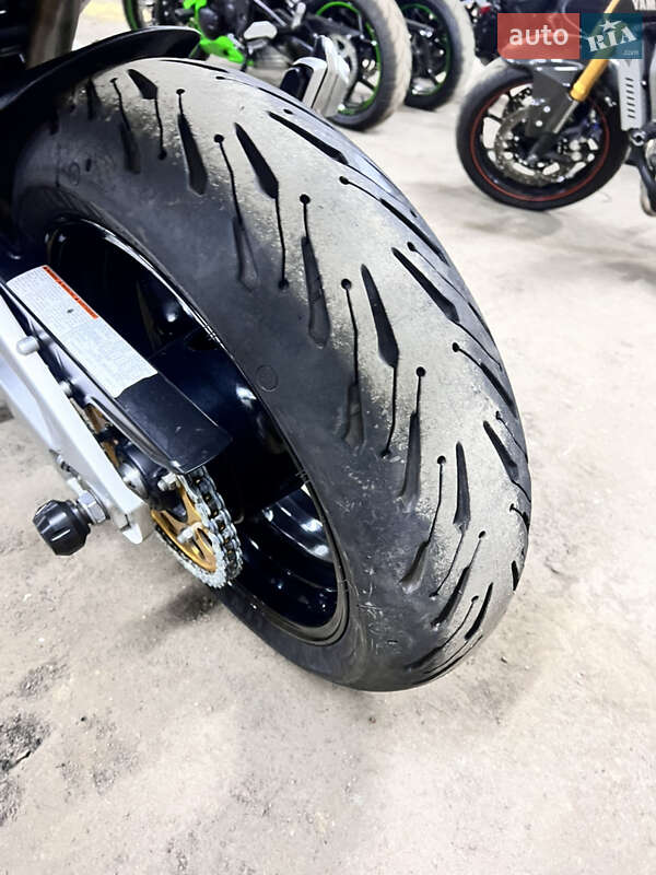 Мотоцикл Без обтікачів (Naked bike) Suzuki GSR 600 2009 в Житомирі фото 4 Мотоцикл Без обтікачів (Naked bike) Suzuki GSR 600 2009 в Житомирі