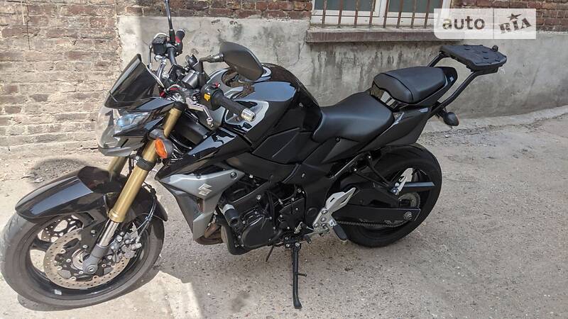 Suzuki GSR 750 abs