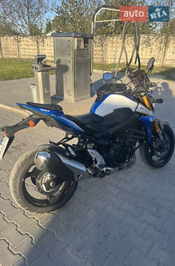 Мотоцикл Спорт-туризм Suzuki GSR 750 2015 в 
