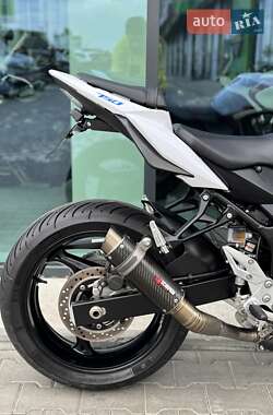 Мотоцикл Без обтекателей (Naked bike) Suzuki GSR 750 2011 в 