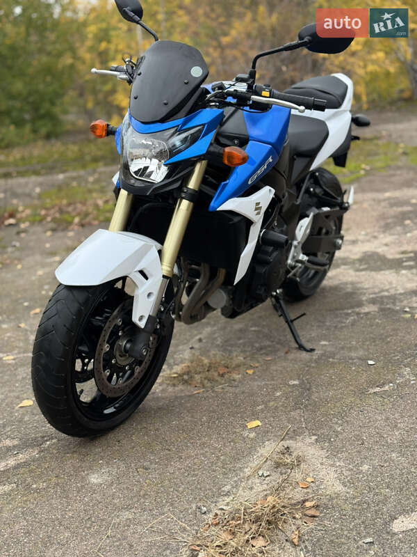 Мотоцикл Без обтекателей (Naked bike) Suzuki GSR 750 2013 в Сновске