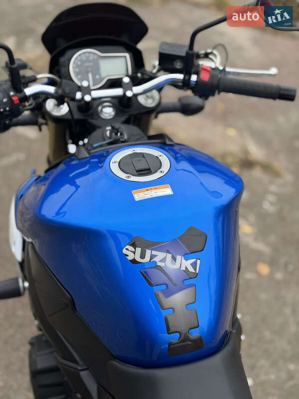 Мотоцикл Без обтекателей (Naked bike) Suzuki GSR 750 2013 в Сновске