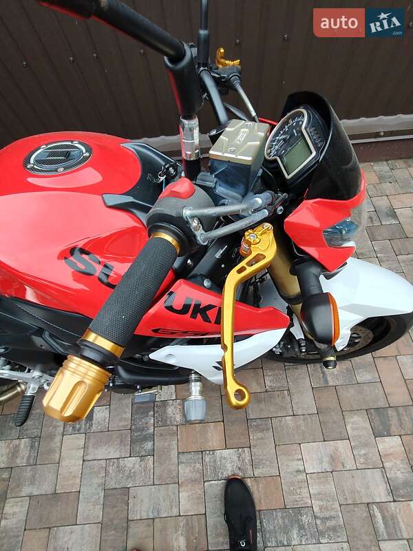 Мотоцикл Без обтекателей (Naked bike) Suzuki GSR 750 2016 в Белогородке фото 8 Мотоцикл Без обтекателей (Naked bike) Suzuki GSR 750 2016 в Белогородке