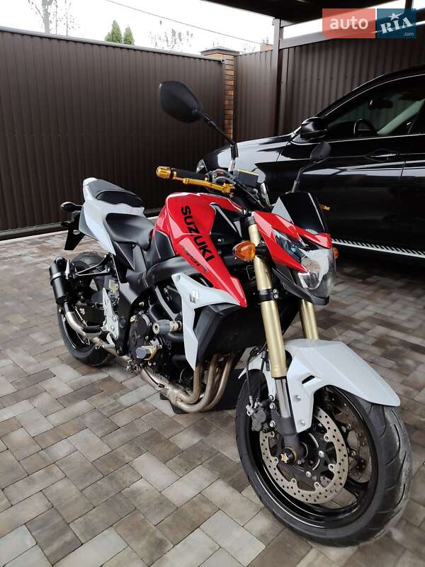 Мотоцикл Без обтекателей (Naked bike) Suzuki GSR 750 2016 в Белогородке фото 18 Мотоцикл Без обтекателей (Naked bike) Suzuki GSR 750 2016 в Белогородке