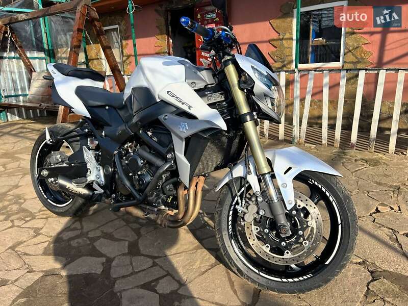 Мотоцикл Без обтекателей (Naked bike) Suzuki GSR 750 2012 в Харькове фото 10 Мотоцикл Без обтекателей (Naked bike) Suzuki GSR 750 2012 в Харькове
