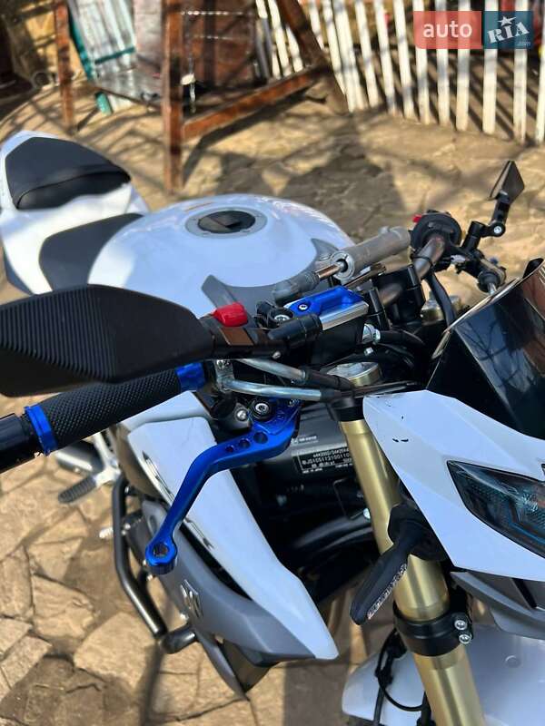 Мотоцикл Без обтекателей (Naked bike) Suzuki GSR 750 2012 в Харькове фото 11 Мотоцикл Без обтекателей (Naked bike) Suzuki GSR 750 2012 в Харькове