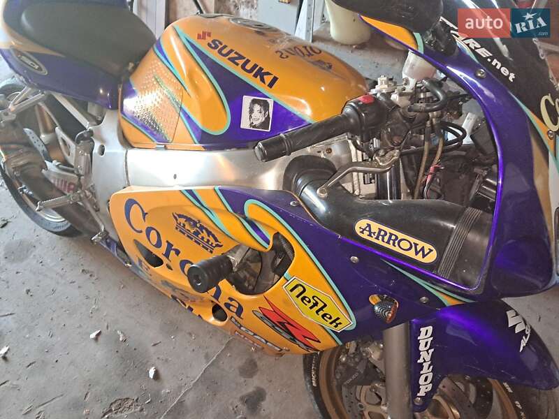 Спортбайк Suzuki GSX 600F 2000 в Обухове