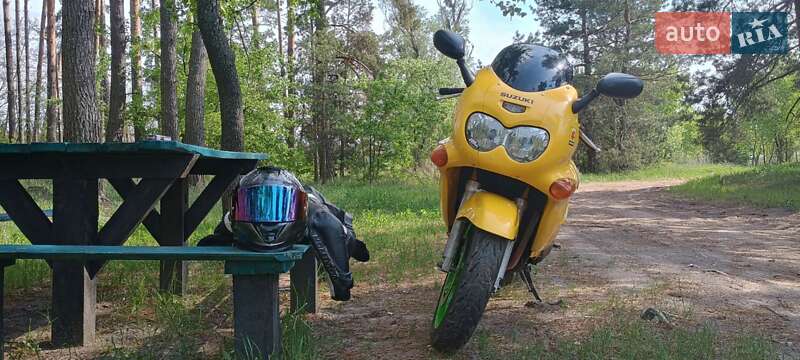 Мотоцикл Спорт-туризм Suzuki GSX 600F 1999 в Остер