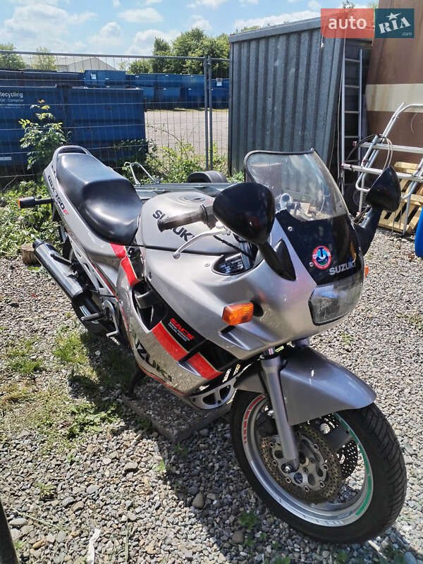 Мотоцикл Классік Suzuki GSX-750 1999 в Луцьку