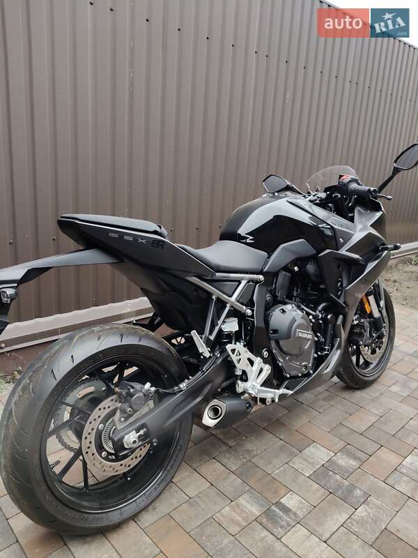 Спортбайк Suzuki GSX 8R 2023 в Білогородці фото 6 Спортбайк Suzuki GSX 8R 2023 в Білогородці