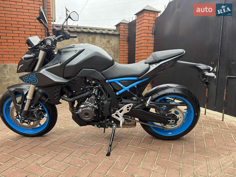 Мотоцикл Без обтекателей (Naked bike) Suzuki GSX 8S 2024 в Сновске