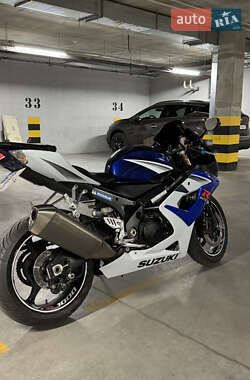 Спортбайк Suzuki GSX-R 1000 2005 в 