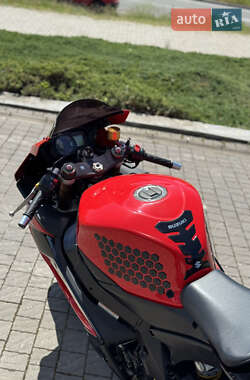Спортбайк Suzuki GSX-R 1000 2006 в 
