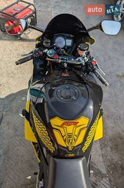 Спортбайк Suzuki GSX-R 1000 2008 в 