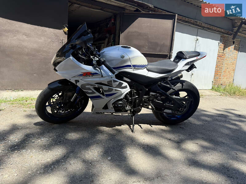 Спортбайк Suzuki GSX-R 1000 2018 в Кропивницком фото 7 Спортбайк Suzuki GSX-R 1000 2018 в Кропивницком
