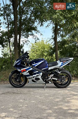 Спортбайк Suzuki GSX-R 1000 2004 в 