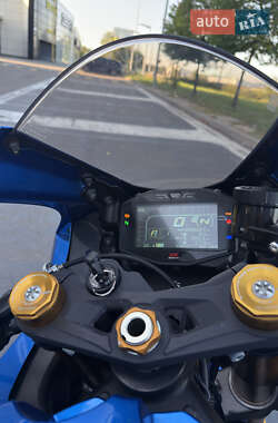 Спортбайк Suzuki GSX-R 1000 2021 в 