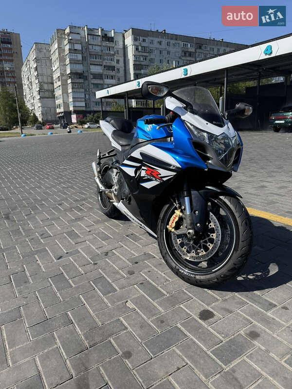 Спортбайк Suzuki GSX-R 1000 2014 в 