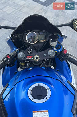 Спортбайк Suzuki GSX-R 1000 2014 в 