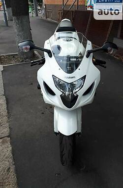 Спортбайк Suzuki GSX-R 1100 2005 в 