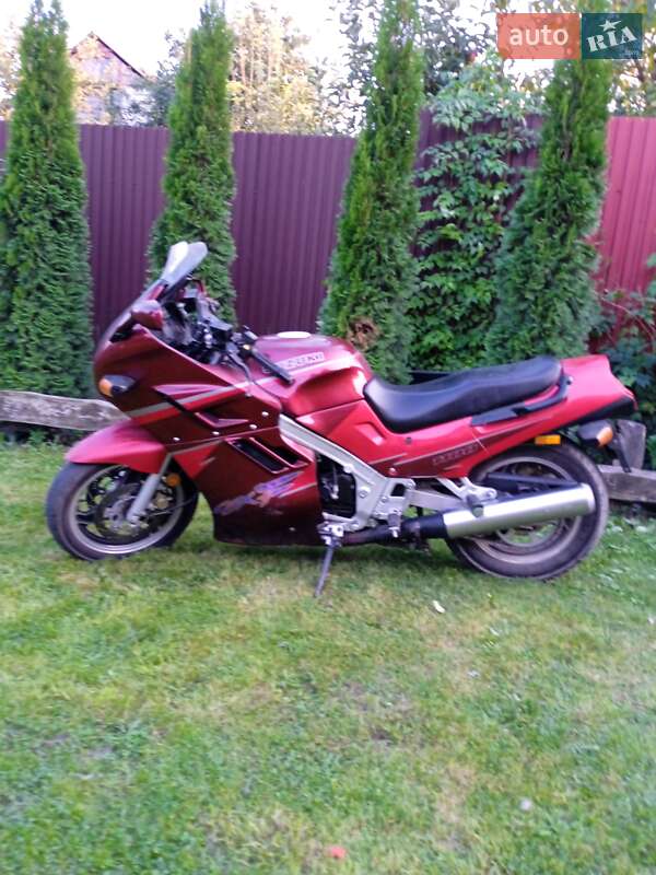 Спортбайк Suzuki GSX-R 1100 1996 в 