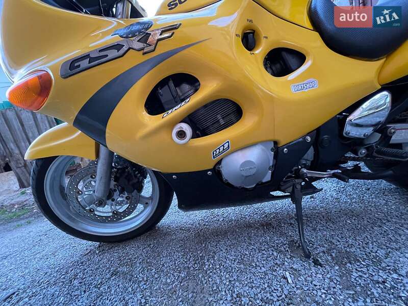 Мотоцикл Спорт-туризм Suzuki GSX-R 600 2001 в Житомирі